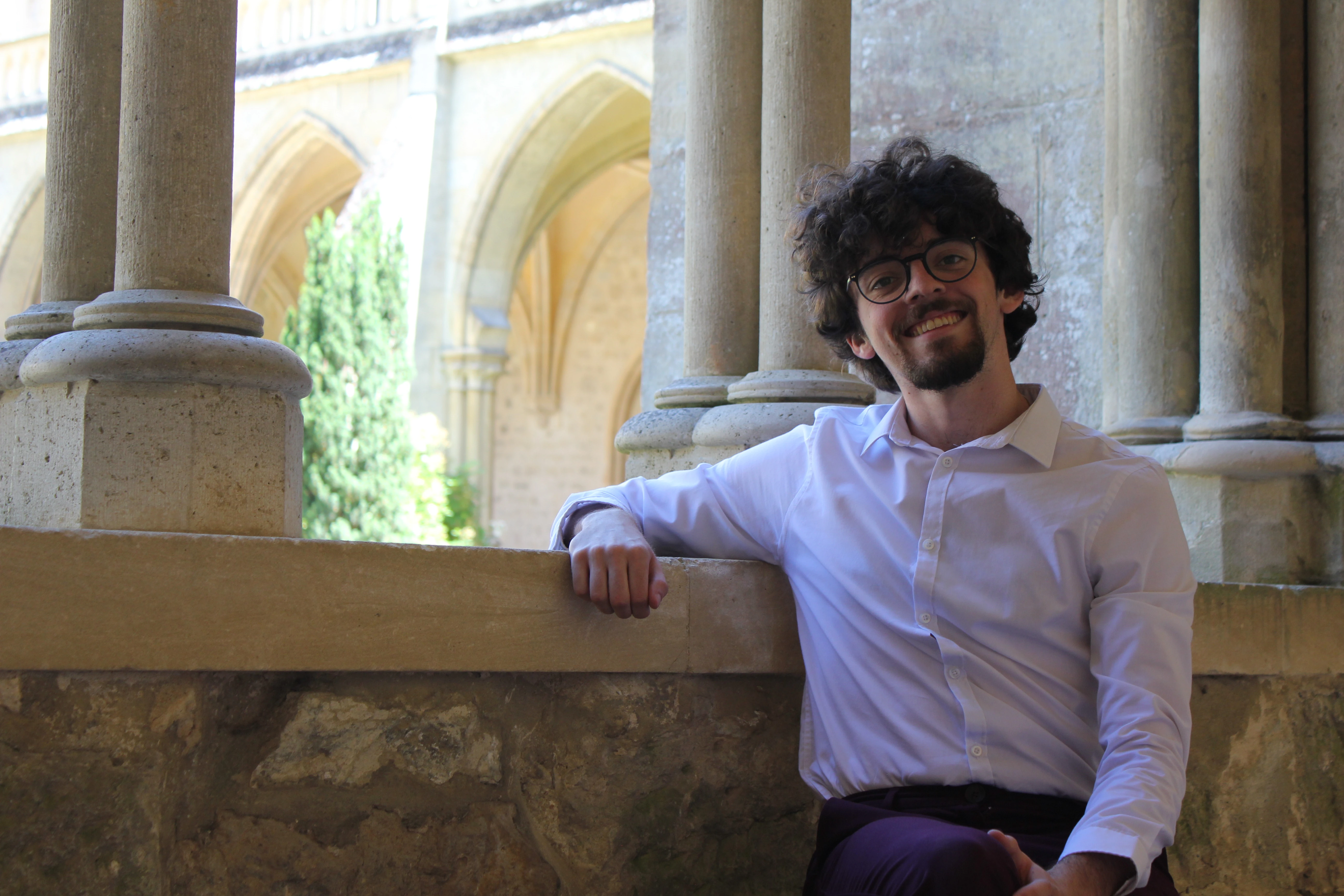 Anthony Mounier à l'abbaye de Royaumont avec son grand sourire